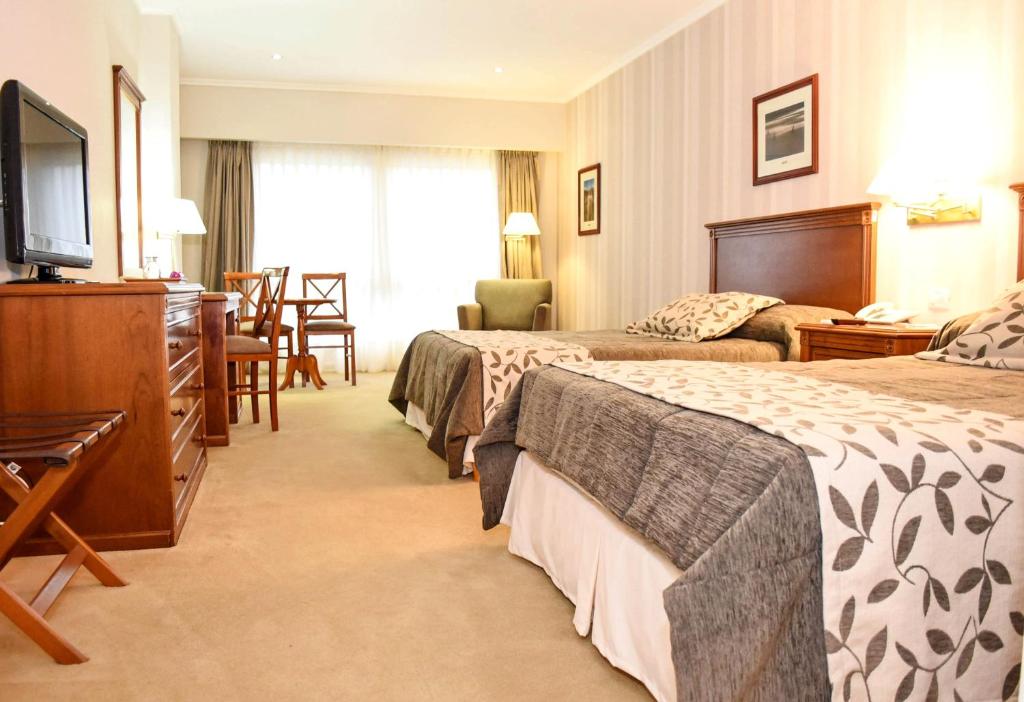 Howard Johnson Rio Ceballos Hotel y Casino - Sala Gemela Ejecutiva