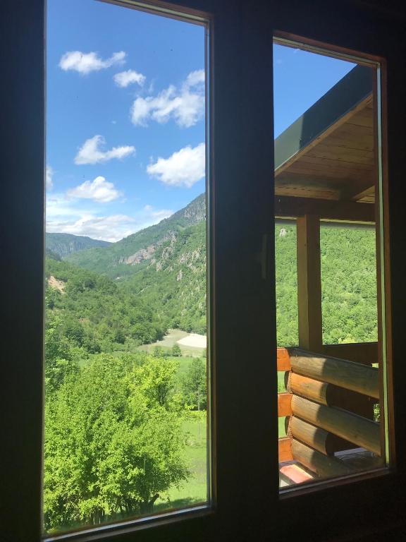 Φυσικό τοπίο κοντά σε αυτή η παραθεριστική κατοικία