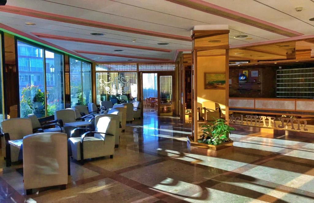 TV a/nebo společenská místnost v ubytování Hotel Marian Platja