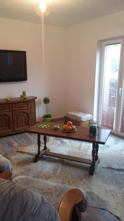 TV a/nebo společenská místnost v ubytování apartman Marina