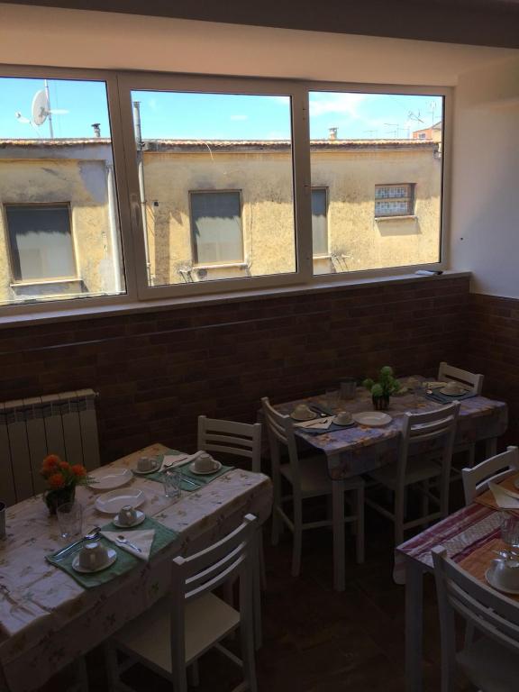 Reštaurácia alebo iné gastronomické zariadenie v ubytovaní Beb la lupa