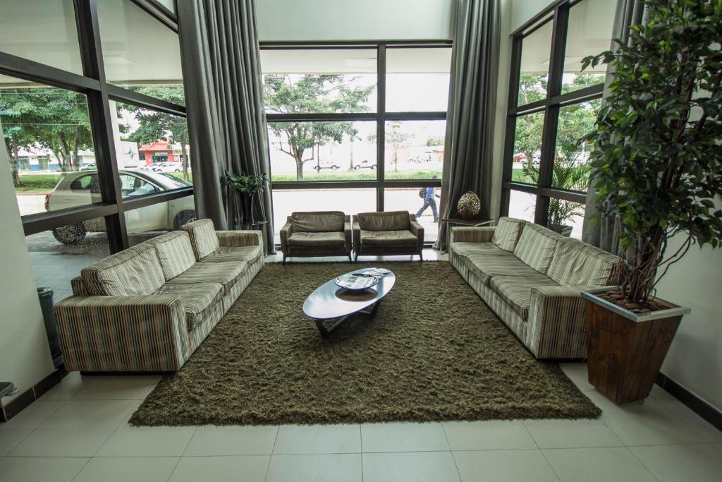  Golden Plaza Hotel