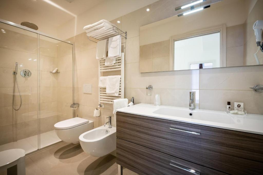 International Beach Hotel - Superior Quadruple Room