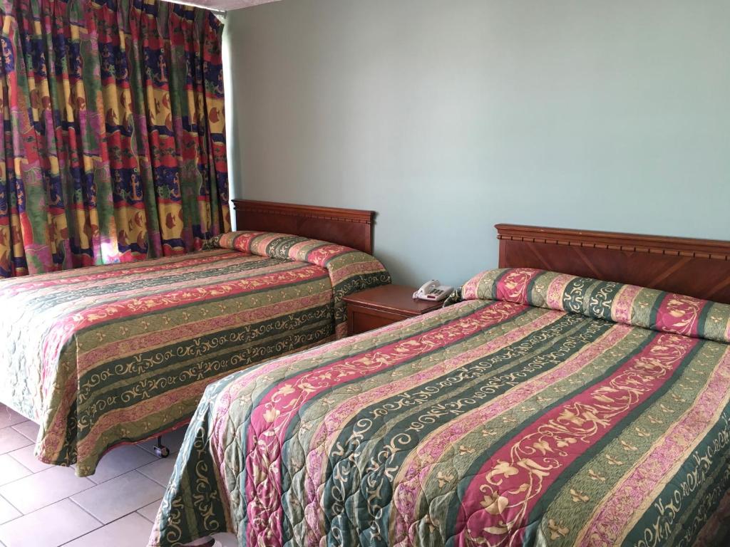 Skylark Resort Motel photo