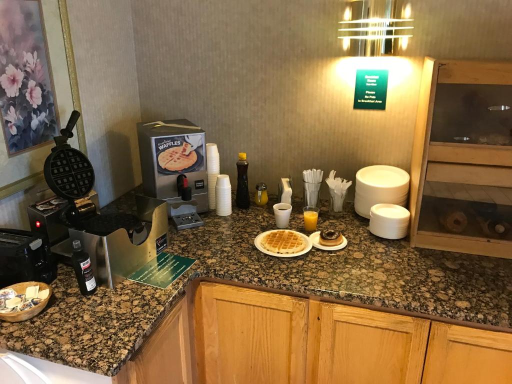 Kuchyň nebo kuchyňský kout v ubytování Americas Best Value Inn Cedar City