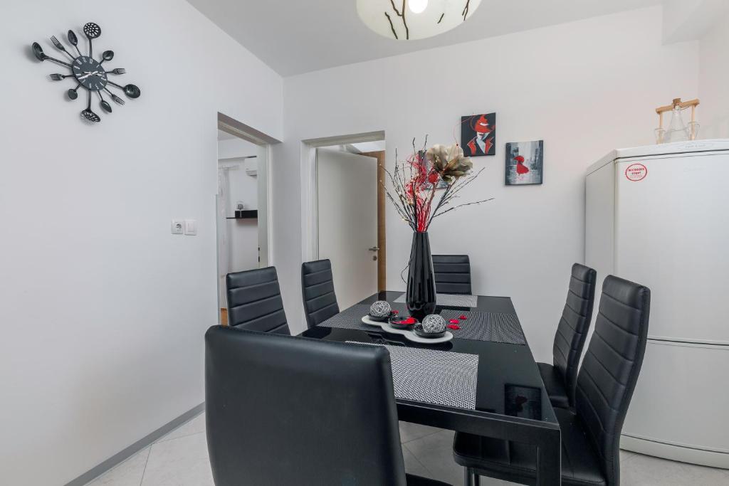 Posedenie v ubytovaní Guest House Ravnić