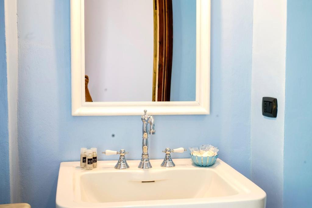 Koupelna v ubytování Sofia Family Suites