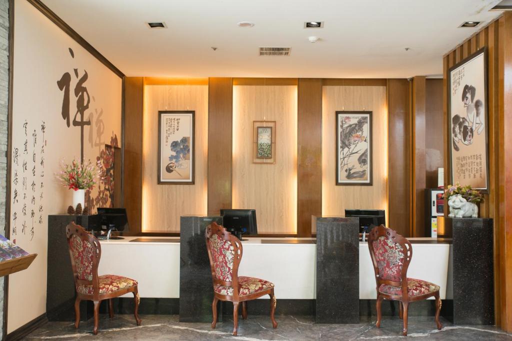 Posezení v ubytování Cedarwood Villa
