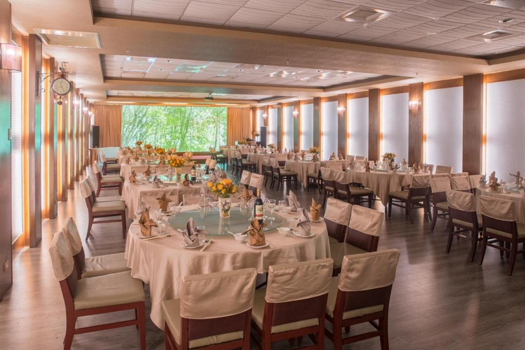 Restaurace v ubytování Cedarwood Villa