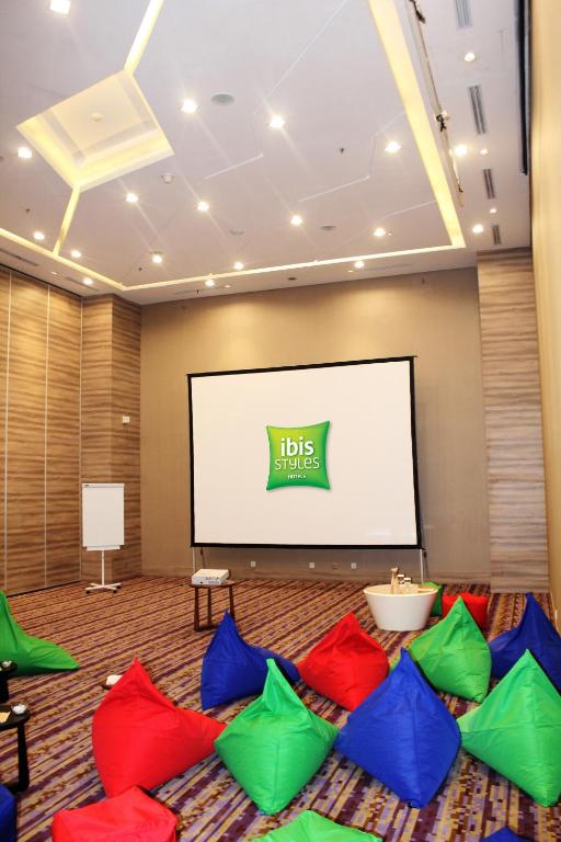 Posezení v ubytování Ibis Styles Jakarta Mangga Dua Square
