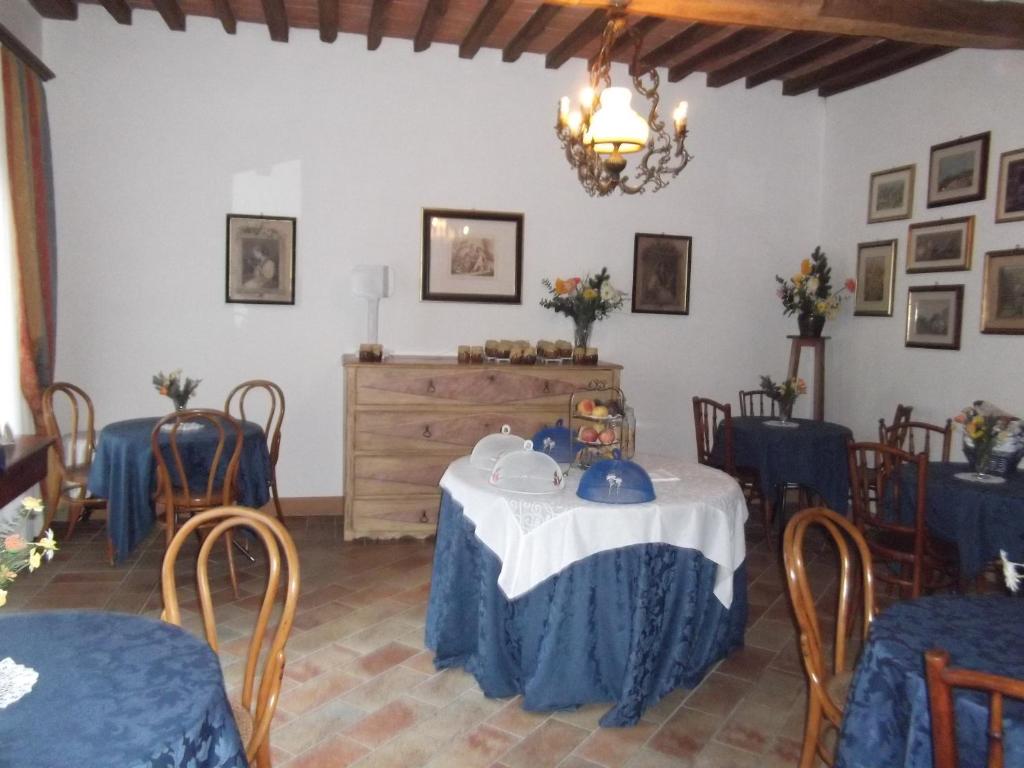 Restauracja lub miejsce do jedzenia w obiekcie L'Arcadia