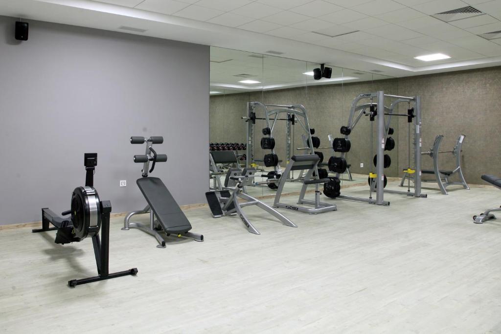 The fitness centre and/or fitness facilities at Merit Grand Mosta Spa Hotel & Casino