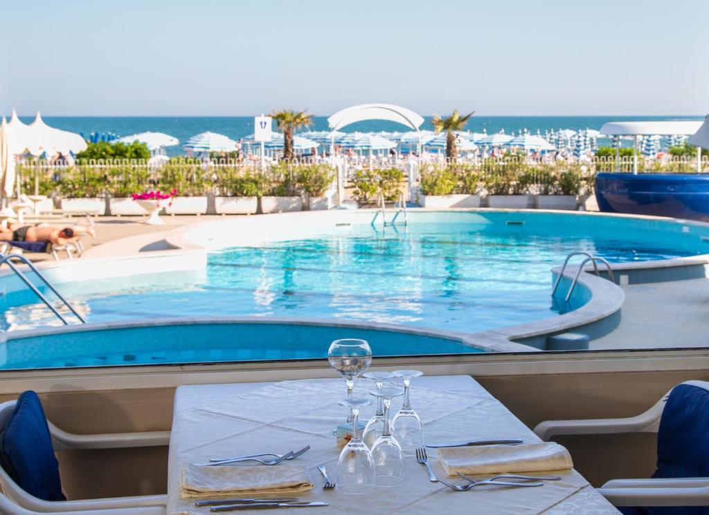 Bazén v ubytování Hotel Galassia Suites & Spa nebo v jeho okolí