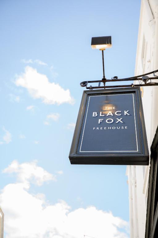 The Black Fox - Resim 4