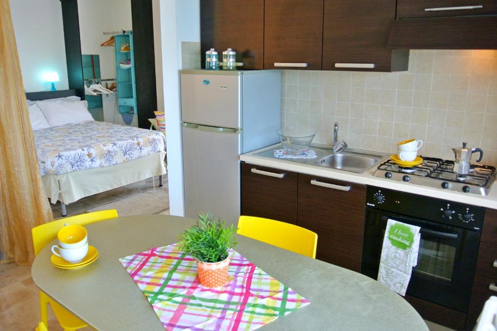 Kuchnia lub aneks kuchenny w obiekcie Loft Vista Mare Elba