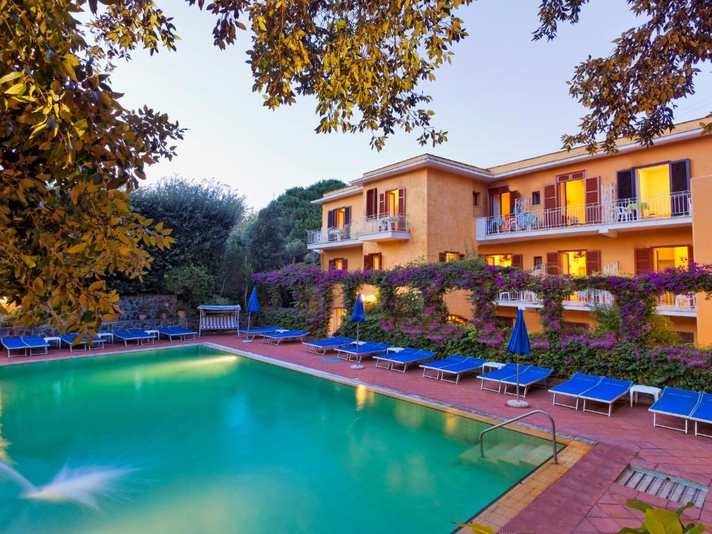 Bazén v ubytování Hotel Cleopatra nebo v jeho okolí