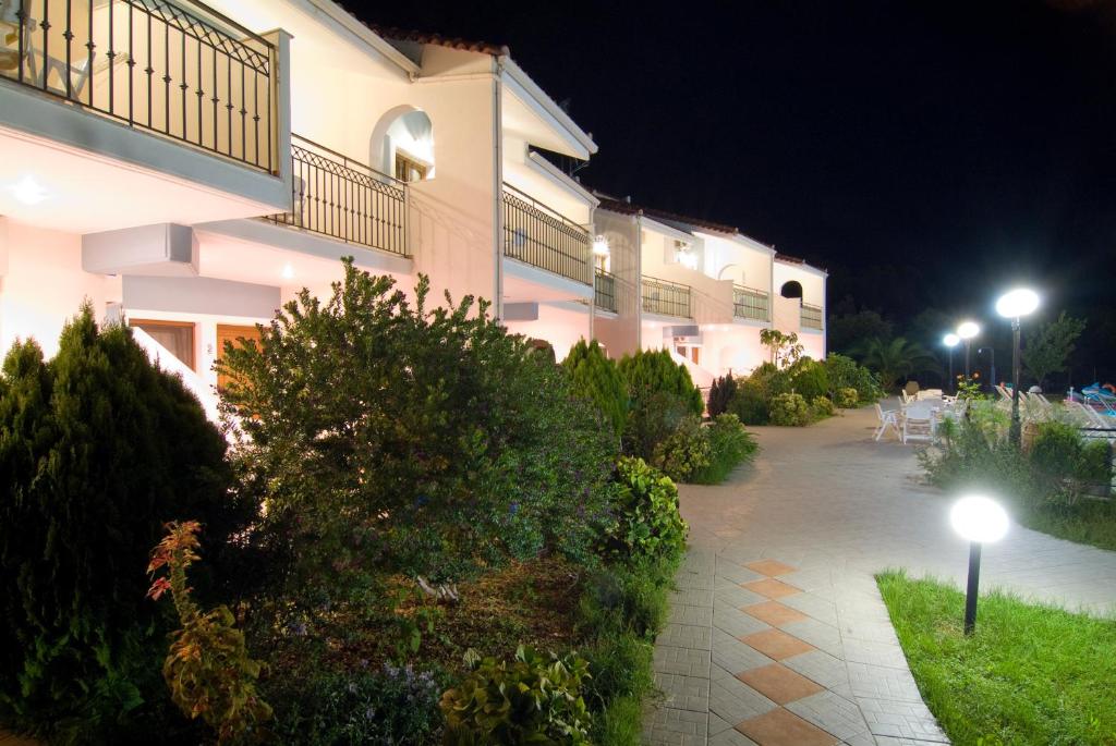 Сад в Villa Diamond