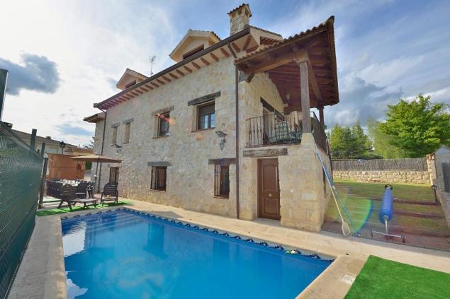 Bazén v ubytovaní Casa Los Pedroches alebo v jeho blízkosti