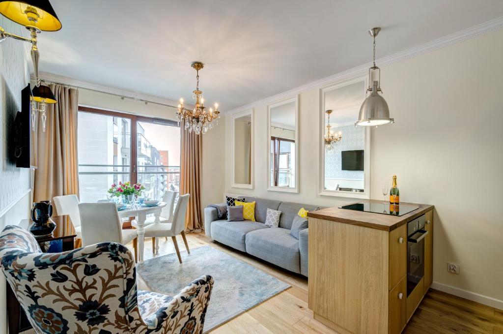 Live & Travel Apartments Number 1 - Comfort One-Bedroom Apartment