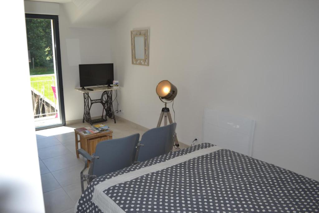 Gîtes de la Bibudière - Studio Avec Vue De La Piscine