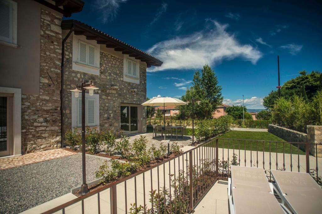 Vonkajšia záhrada v ubytovaní Relais Madergnago