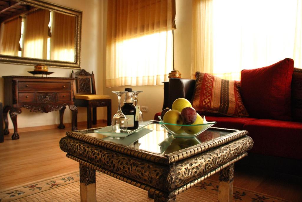Posezení v ubytování Beit Shalom Historical boutique Hotel