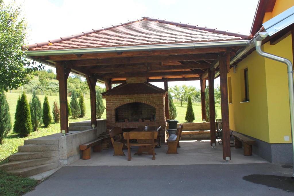 Budova, v ktorej sa dovolenkový dom nachádza