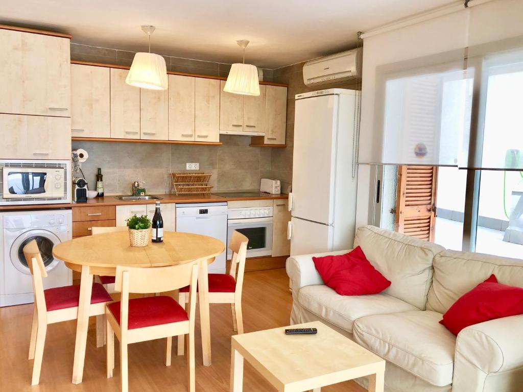 Kuchyň nebo kuchyňský kout v ubytování Apartamento Playa Capellans - Gran terraza
