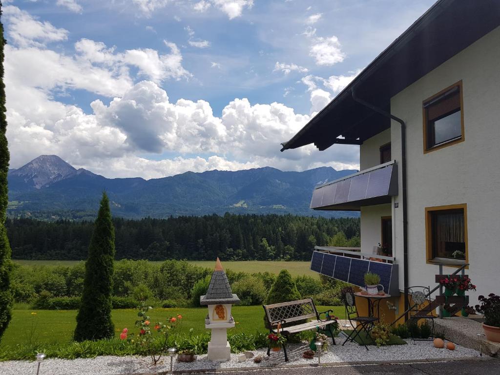 Nespecifikovaný výhled na hory nebo výhled na hory při pohledu z apartmánu