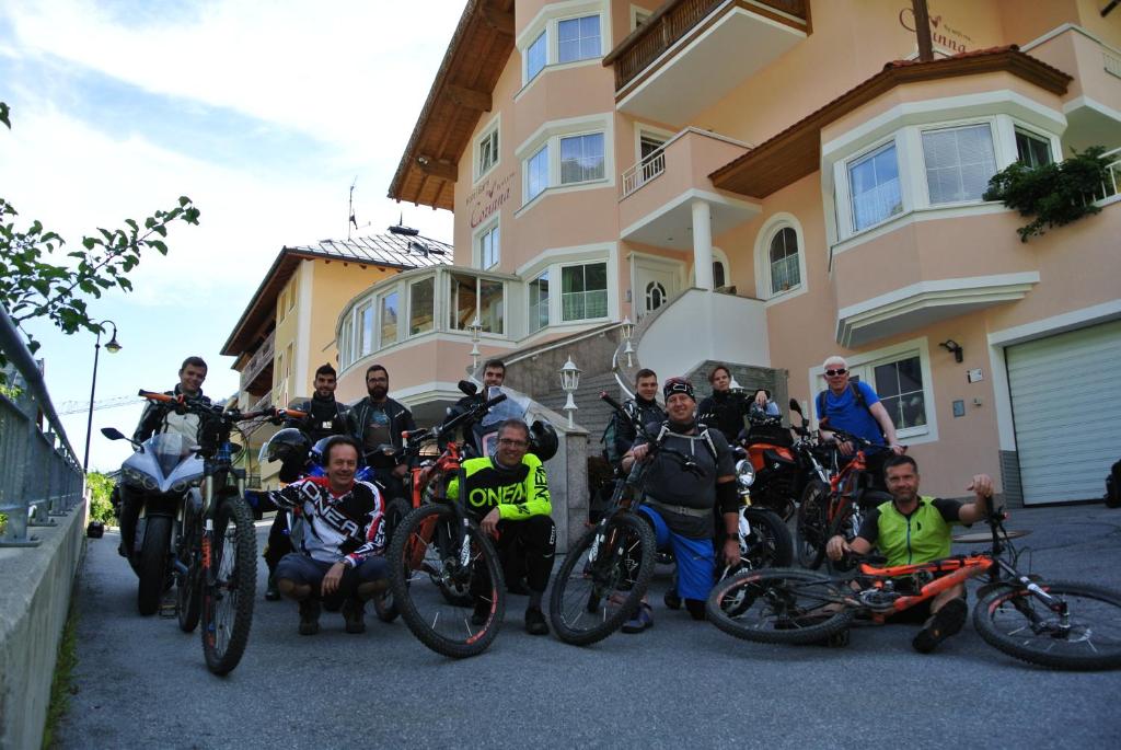 Επισκέπτες που μένουν στο Hotel Garni Corinna