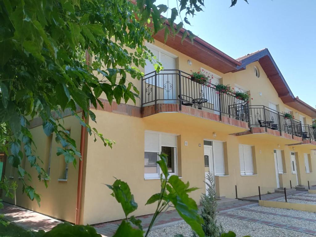 Budova, v ktorej sa apartmán nachádza