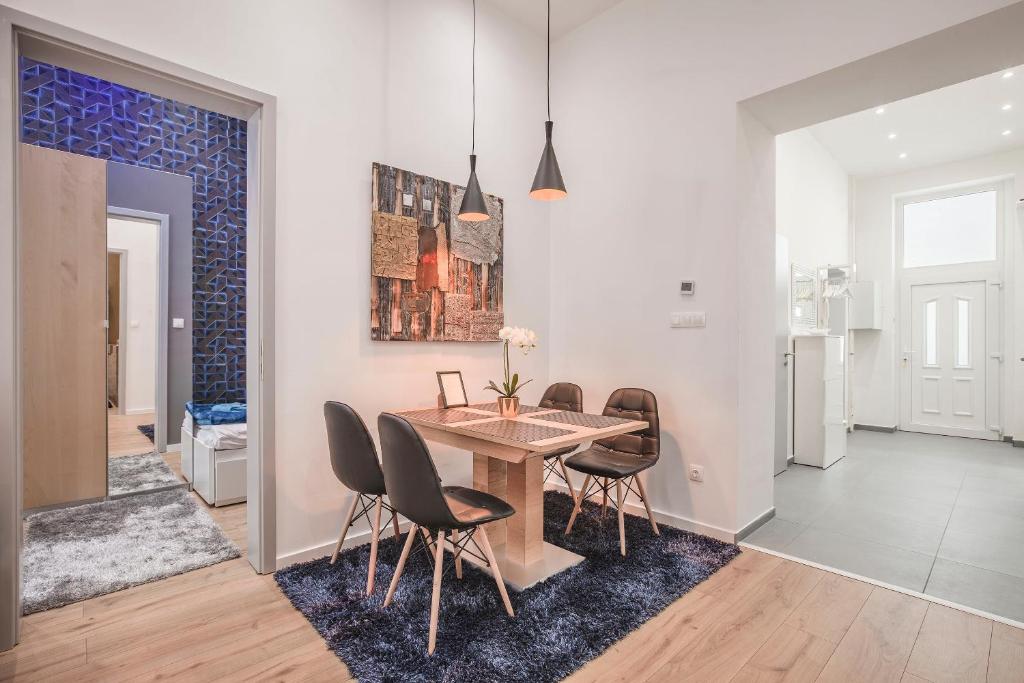Kuchyňa alebo kuchynka v ubytovaní Budapest Broadway Apartment