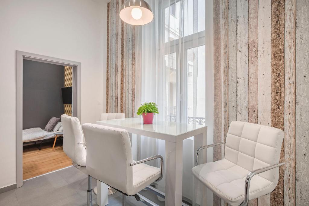 Posedenie v ubytovaní Budapest Broadway Apartment