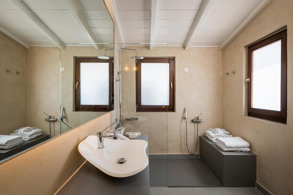 Kúpeľňa v ubytovaní Ambassadors Residence Boutique Hotel