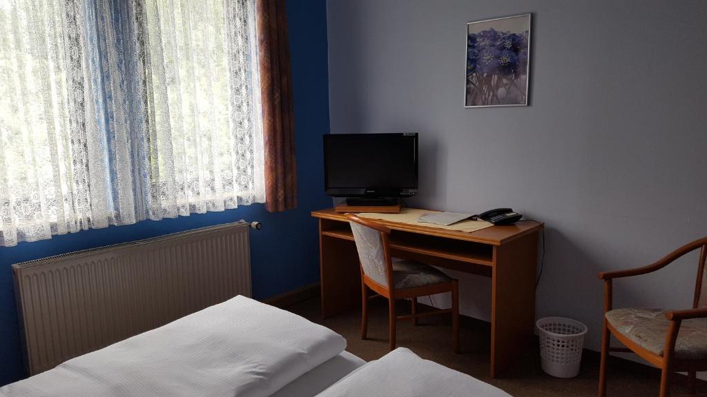 Pension Waldfrieden - Habitación Doble Con Vistas Al Jardín