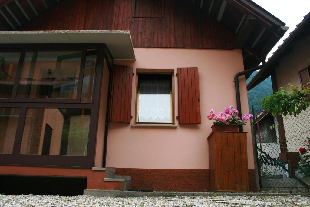 Budova, kde se prázdninový dům nachází