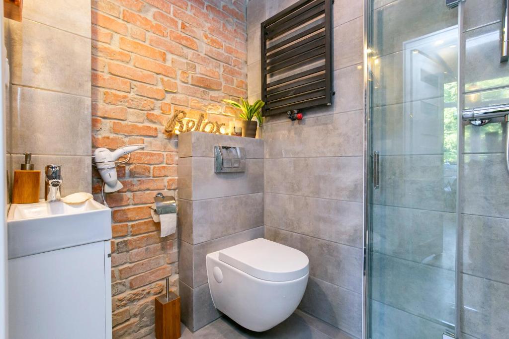 Kúpeľňa v ubytovaní BERG Apartament BLUE GDANSK