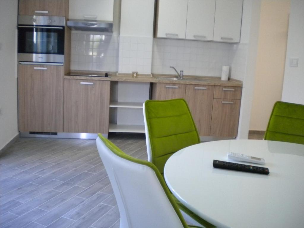 Kuchnia lub aneks kuchenny w obiekcie Apartments Venerea