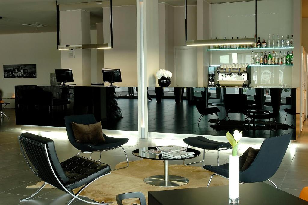 Posezení v ubytování G Hotel Ancona