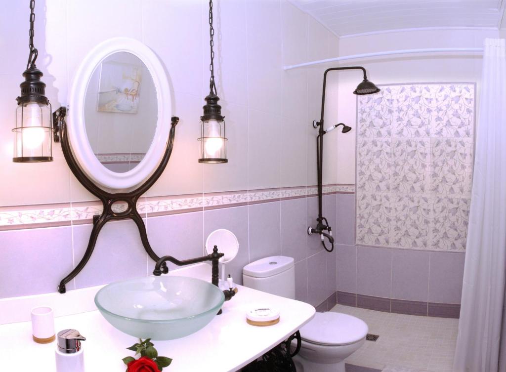 A bathroom at Villa Spa Las Tinajas
