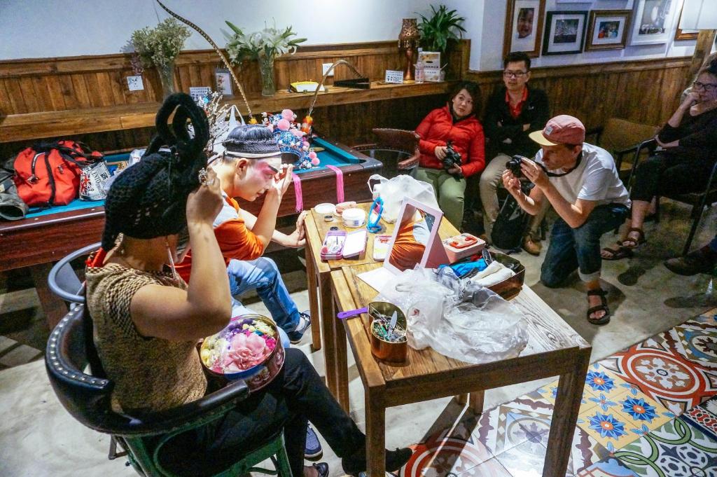 Hosté ubytování SONDERIA Lazybones Hostel- Wenshu Temple Side, Chill Hostel with All-Day Brunch, Travel Agency in English & Local Bar Vibes