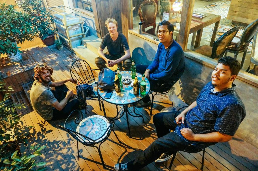 Hosté ubytování SONDERIA Lazybones Hostel- Wenshu Temple Side, Chill Hostel with All-Day Brunch, Travel Agency in English & Local Bar Vibes