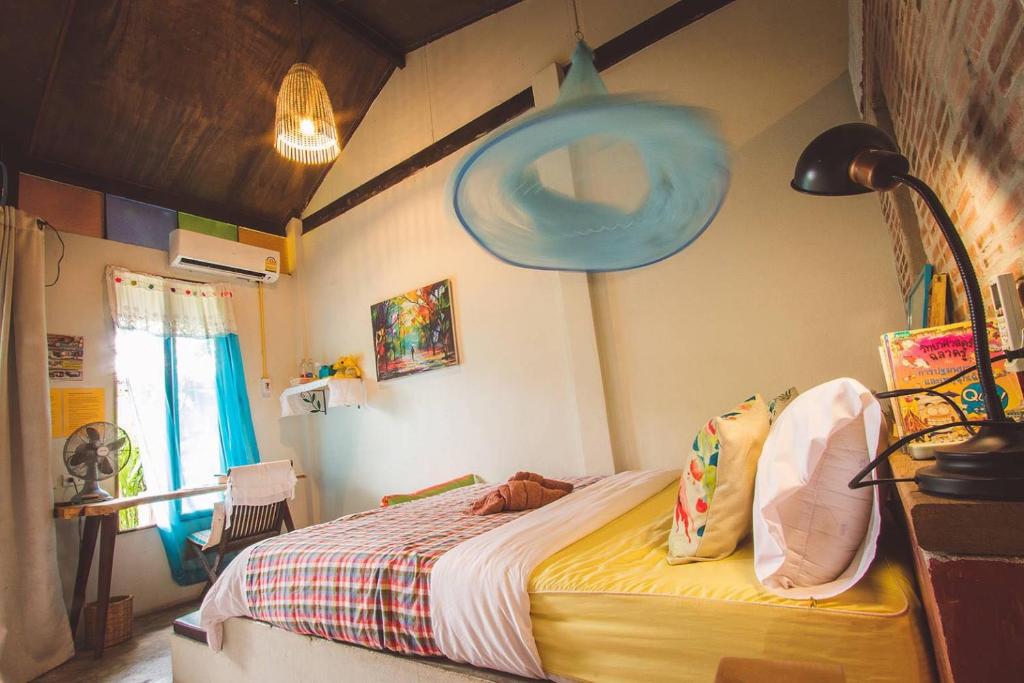 Artist's Place Trat - 2