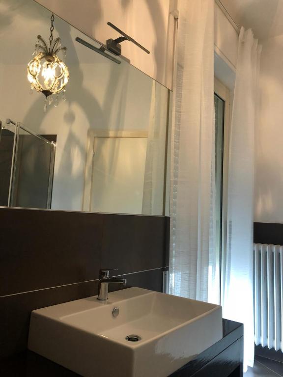 A bathroom at Casa Savoia