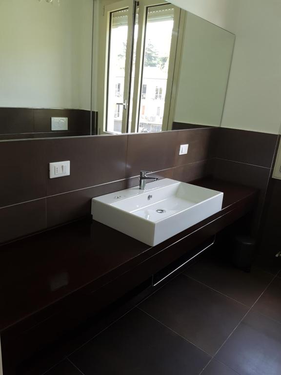 A bathroom at Casa Savoia