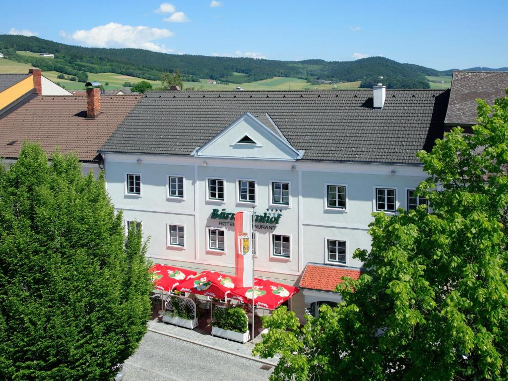 Nespecifikovaný výhled na hory nebo výhled na hory při pohledu z hotelu