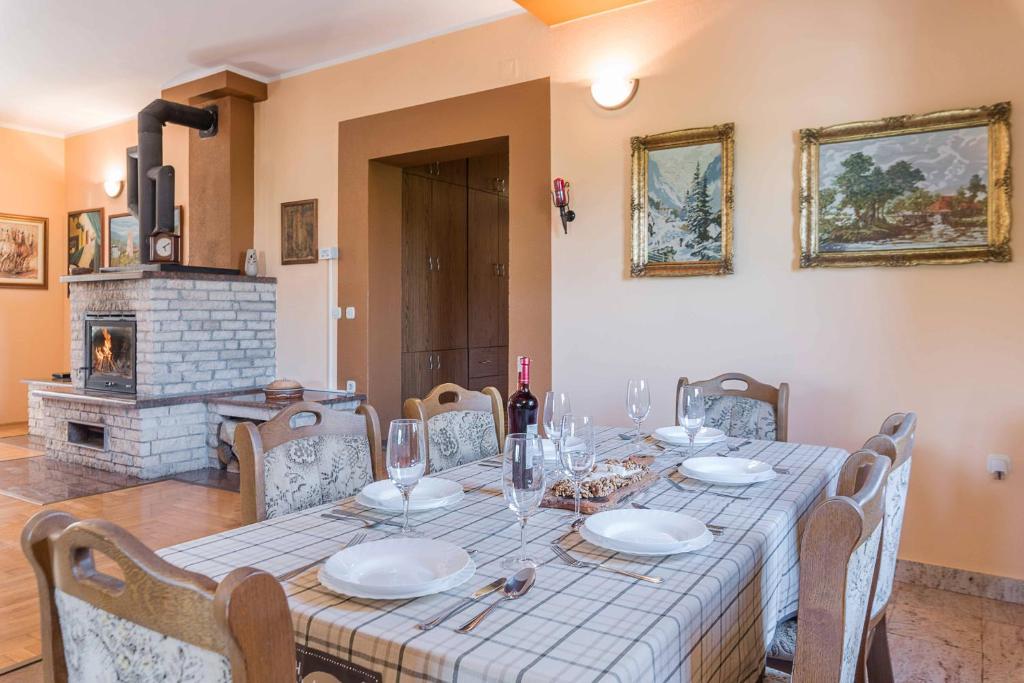 Kuchyňa alebo kuchynka v ubytovaní Haus Rustica