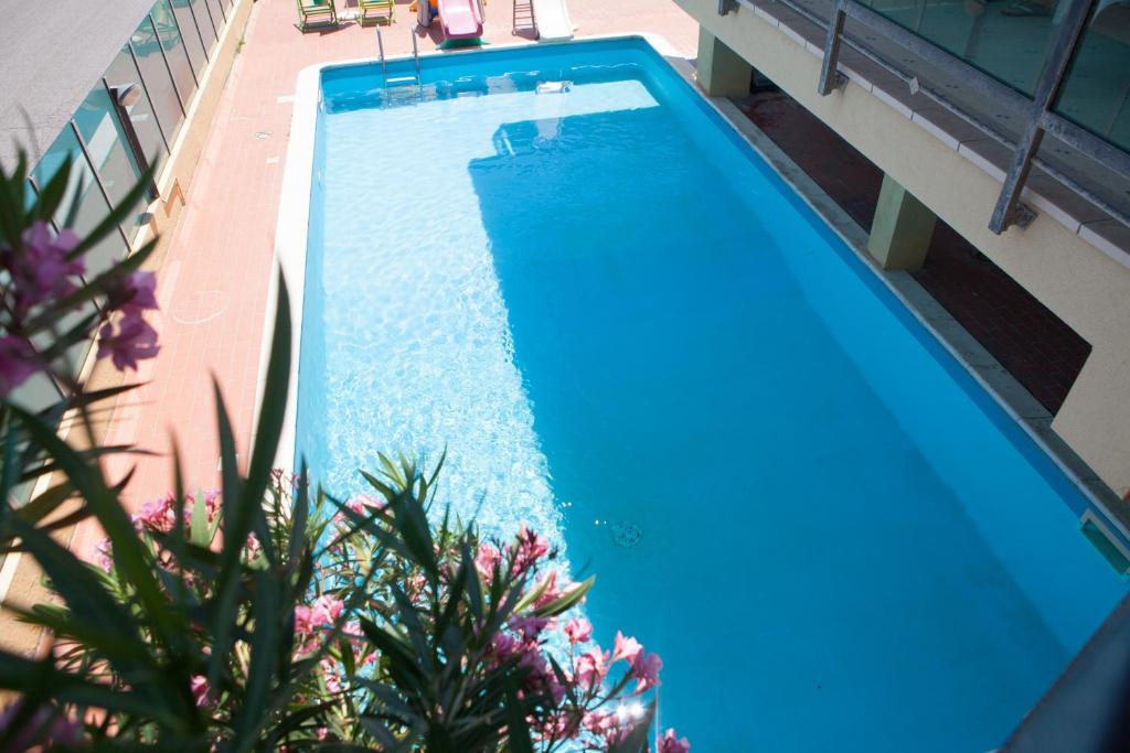 The swimming pool at or close to Hotel Crown