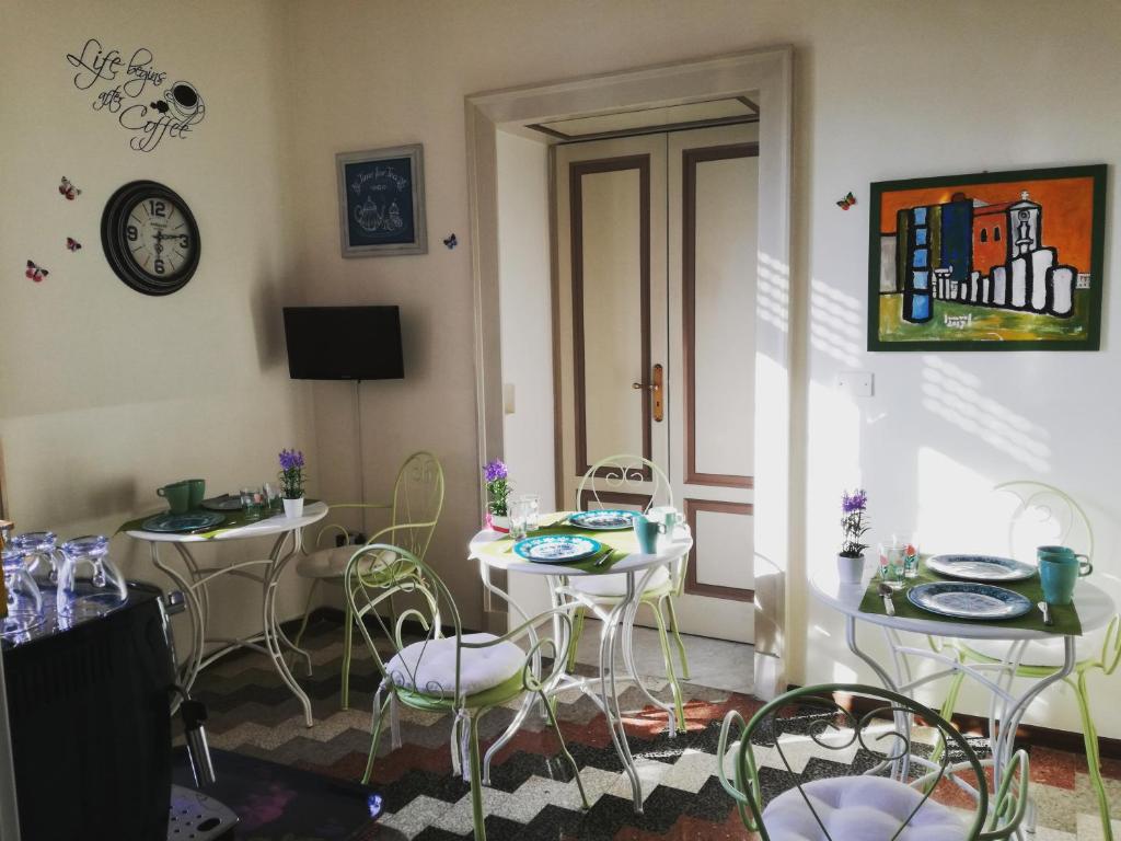 TV a/nebo společenská místnost v ubytování Aretè Guest House