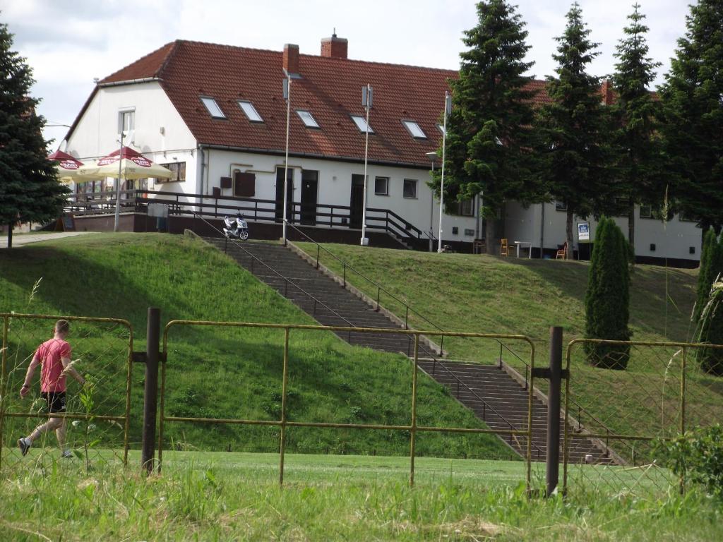 Budova, v ktorej sa hotel nachádza